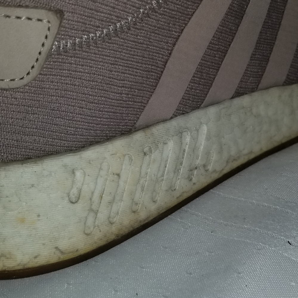 *PRE LOVED* Men's Adidas Boost Sneakers - Picture 4 of 7